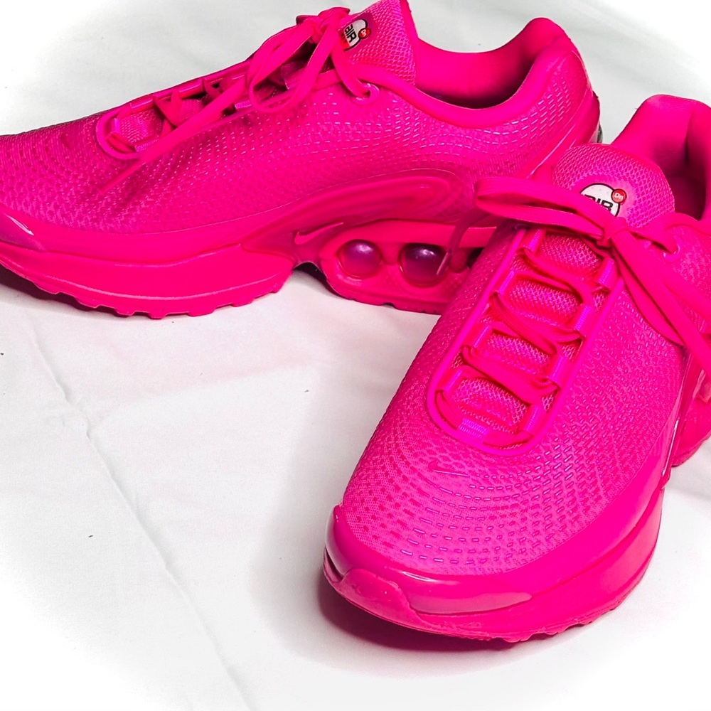 Nike Air Max DN Premium Woman’s Size 8.5 Laser Pink Running Shoes Brand New! - Picture 3 of 9
